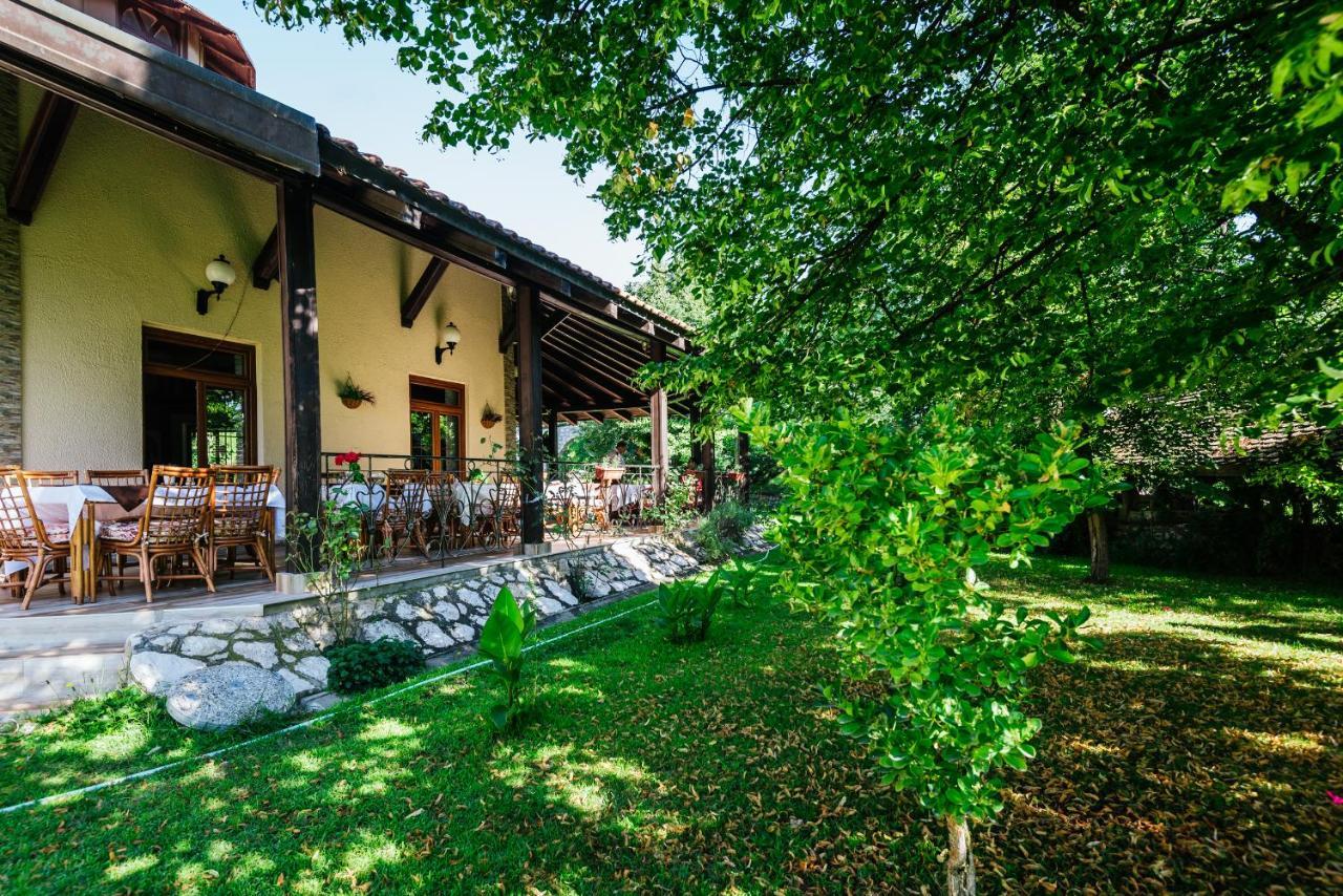 Atos Srebrno Jezero - And Restaurant Hotel
