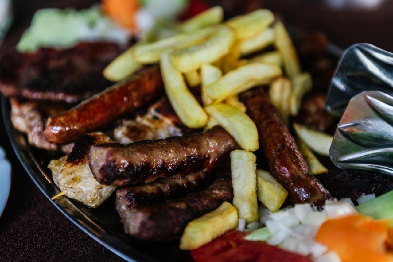 Atos Srebrno Jezero - And Restaurant Veliko Gradiste