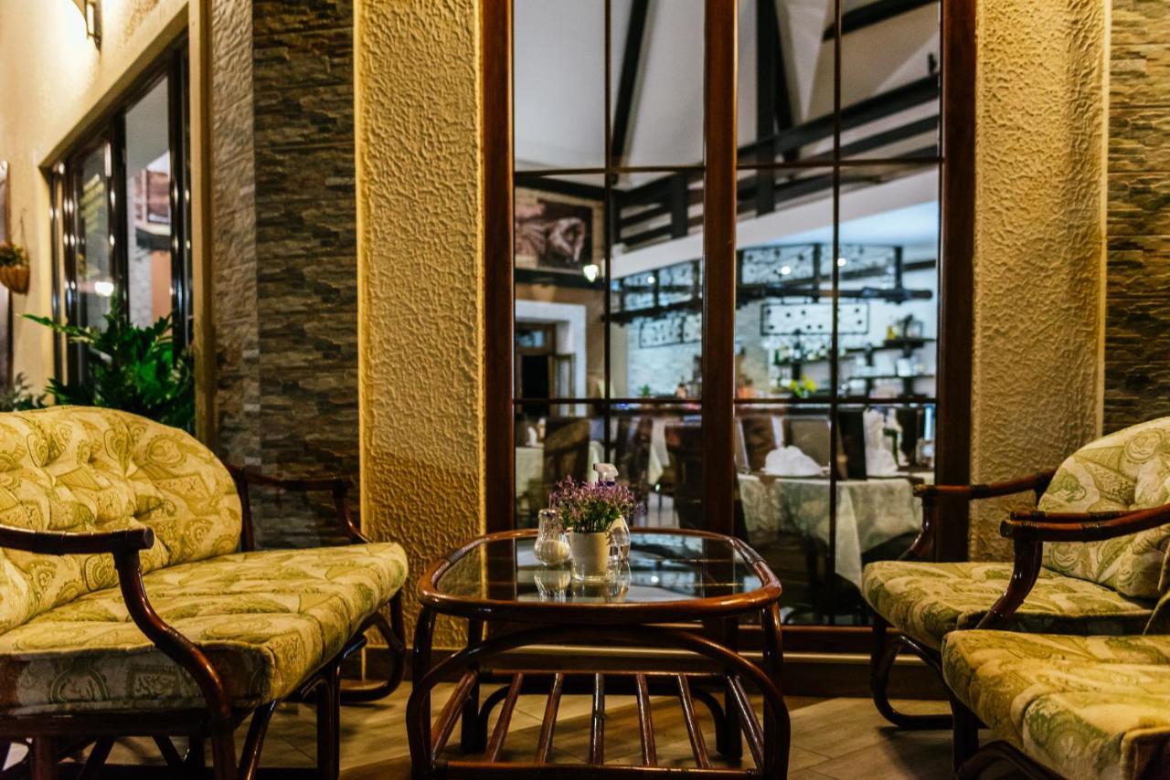 Atos Srebrno Jezero - And Restaurant Hotel *