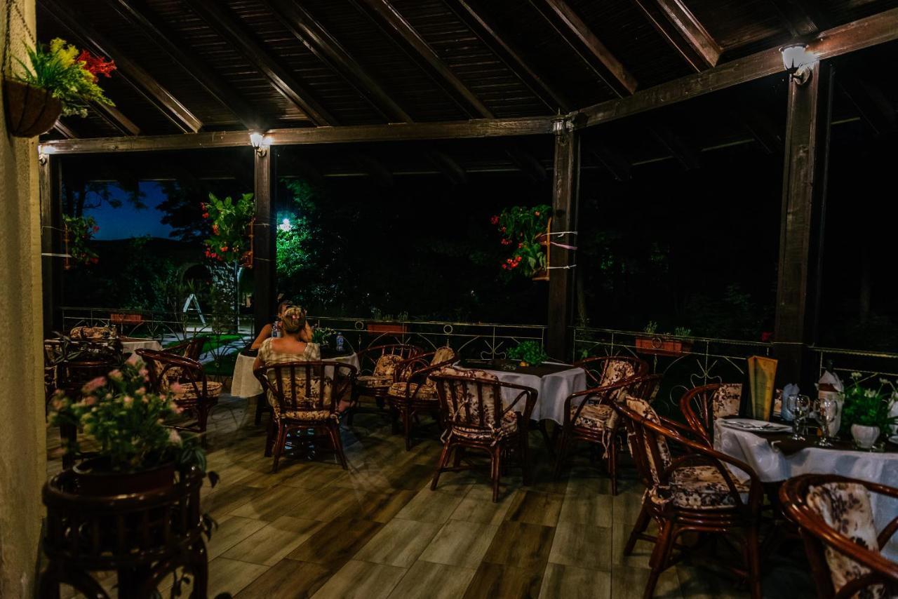 Atos Srebrno Jezero - And Restaurant Veliko Gradiste