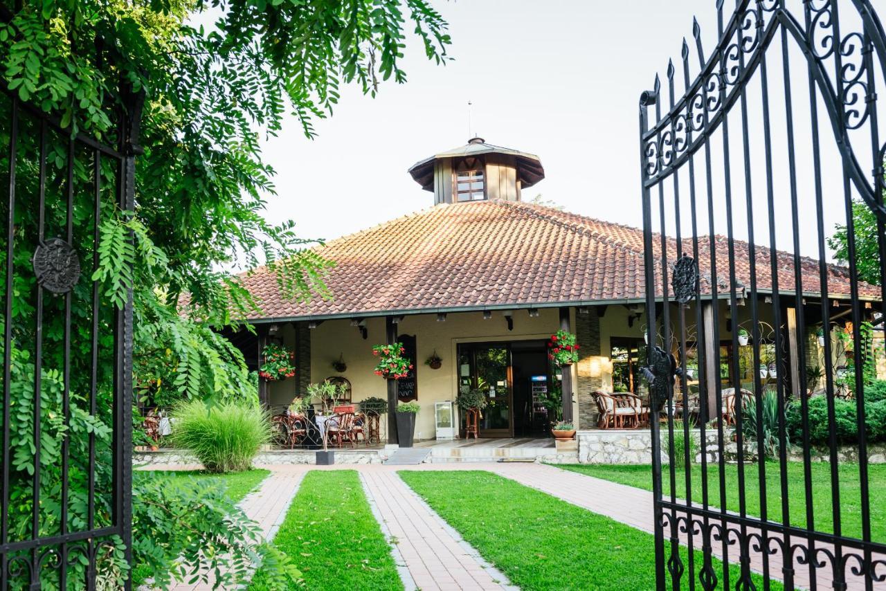 Hotel Atos Srebrno Jezero - And Restaurant Veliko Gradiste